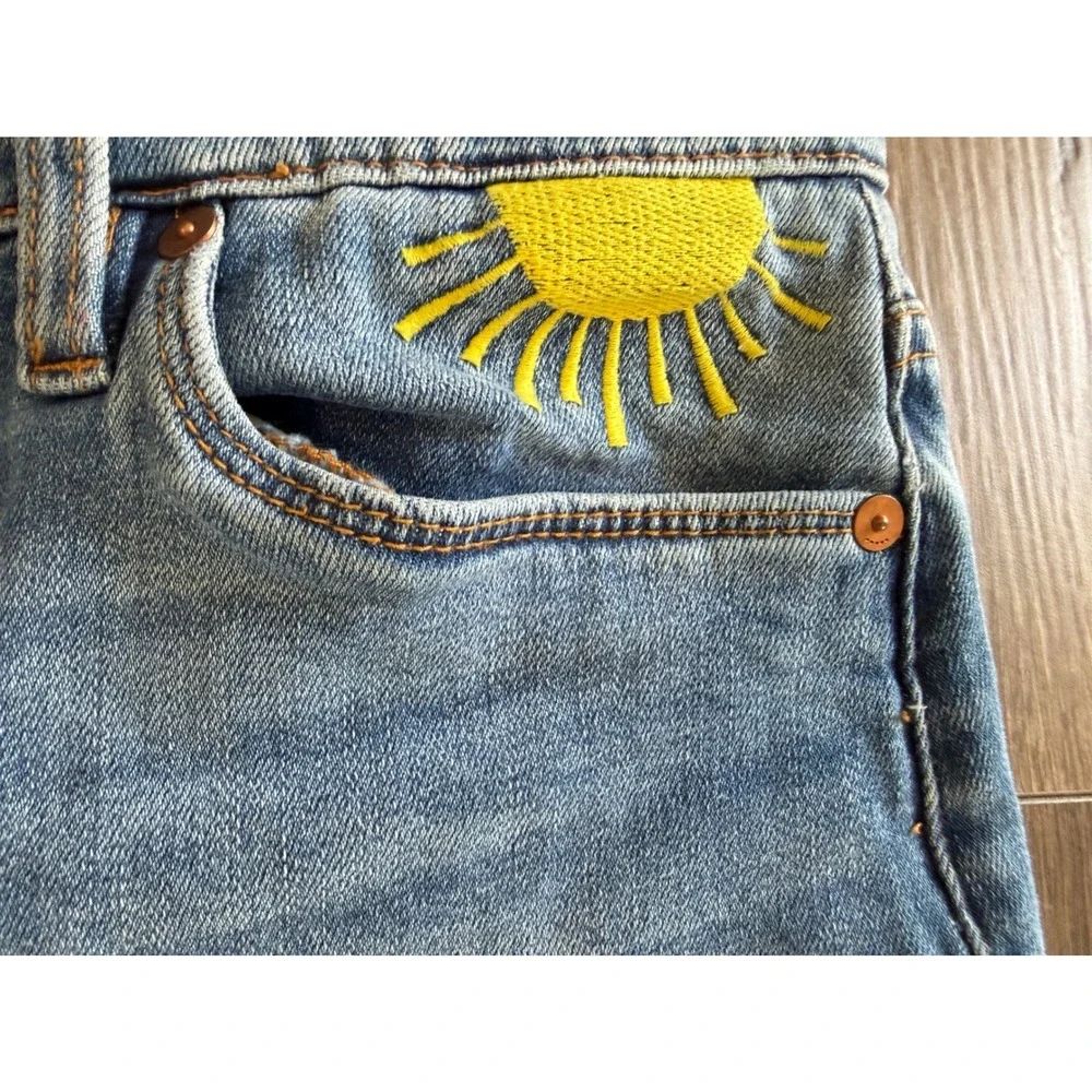 BLANKNYC The Astor Cut-Off Denim Shorts Sun Rainbow Embroidery Blue Size 28